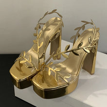 Load image into Gallery viewer, Daphne Gold Leaf