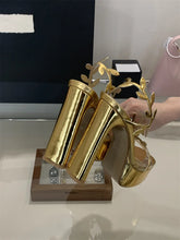 Load image into Gallery viewer, Daphne Gold Leaf