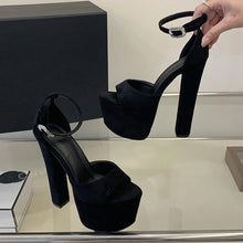 Load image into Gallery viewer, Freya Black Platform