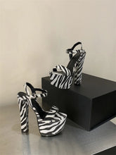 Load image into Gallery viewer, Willow Zebra Platform