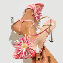 Load image into Gallery viewer, Aurelia Flower Heel