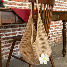 Load image into Gallery viewer, Saanvi Straw Tote
