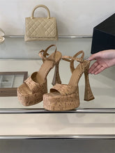Load image into Gallery viewer, Sienna Wooded Platform
