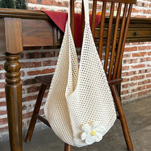 Load image into Gallery viewer, Saanvi Straw Tote
