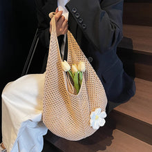 Load image into Gallery viewer, Saanvi Straw Tote
