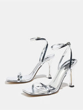Load image into Gallery viewer, Elodie Gold Heel
