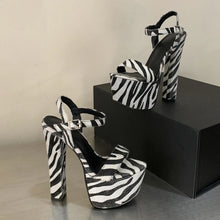 Load image into Gallery viewer, Willow Zebra Platform
