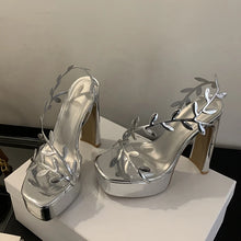 Load image into Gallery viewer, Daphne Gold Leaf

