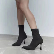 Load image into Gallery viewer, Quinn Black Boot
