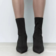 Load image into Gallery viewer, Quinn Black Boot

