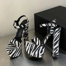Load image into Gallery viewer, Willow Zebra Platform
