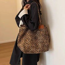 Load image into Gallery viewer, Ainhoa Leopard Bag
