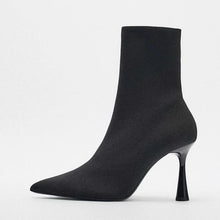 Load image into Gallery viewer, Quinn Black Boot
